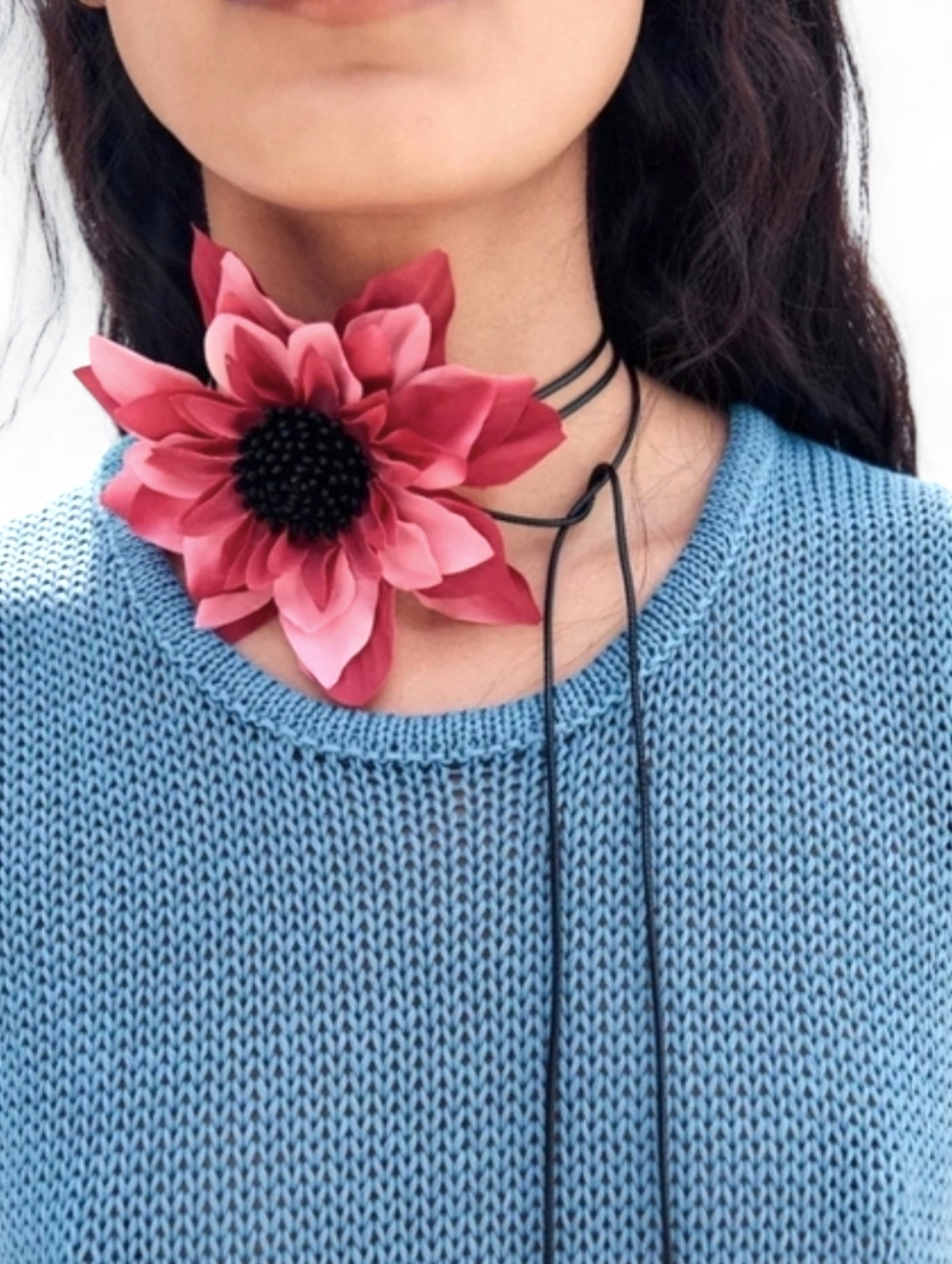 ZARA Contrast Flower Rope Necklace
